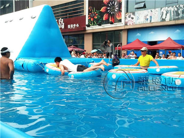 水上沖關設備