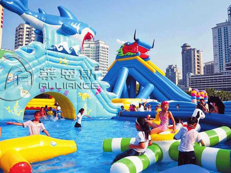 移動式水上樂園