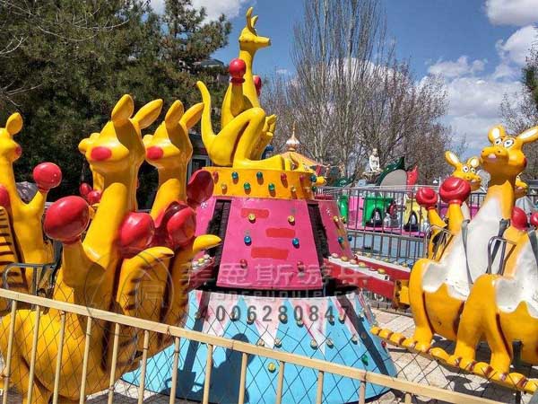 袋鼠跳旋轉升降座椅