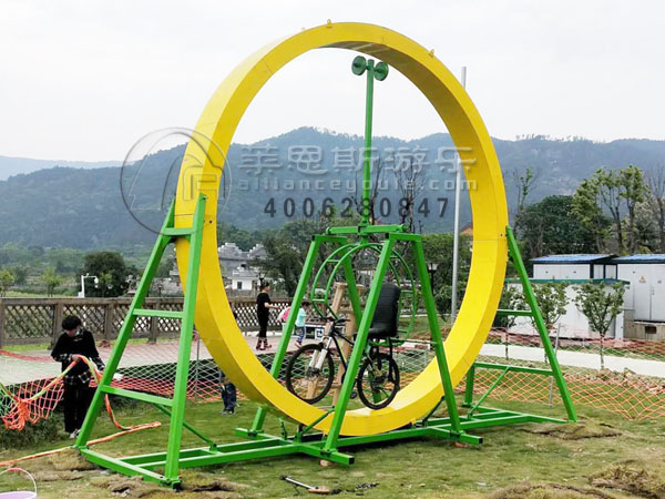 空中旋轉單車